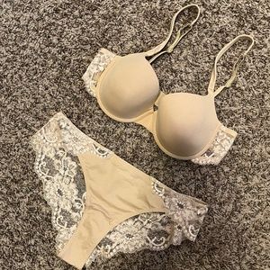 NWOT La Perla 34C Bra & Medium Panty